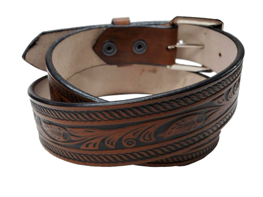 Be the star of the show with our "High Noon" Western Name Veg tan Leather Belt! Made with Veg tan cowhide in our Smyrna TN  shop just 20 miles outside of Nashville. It's designed for comfort and durability. Add a personalized name and change the buckle any time, all in 1 1/2" width of classic western style! Saddle up and get yours today!