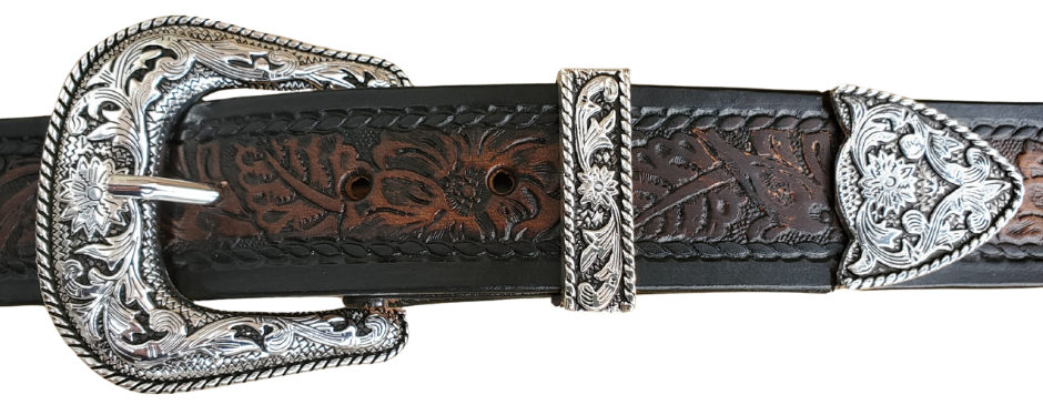 Fits 1 1/2" width belts
Western scroll design
Zinc die cast set, Antiqued silver plate

Sold by set only, Tip includes 2 set screws for attaching to belt
Stocked at our Smyrna, TN shop
