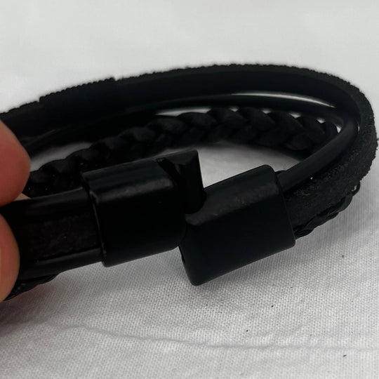 magnetic clasp visual of clasp connection