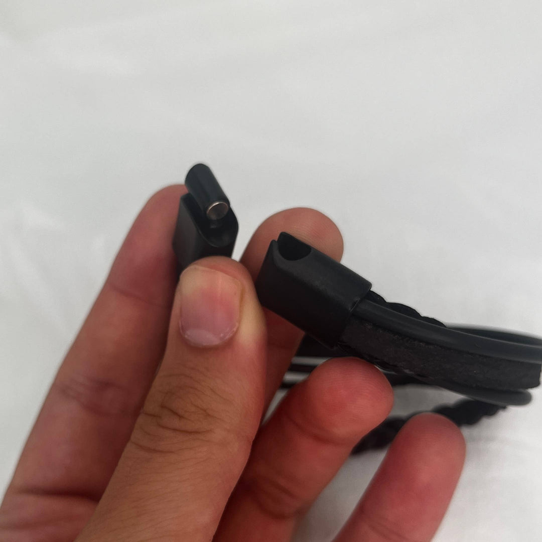 magnetic clasp separated showing clasp connection
