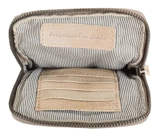 Our IVY Phone Crossbody Bag combines practicality with style. Made of luxurious Nappa leather and featuring high-quality brass hardware, this everyday bag has a unique crossbody design that allows you to keep all your essentials, including your smartphone, in one place. Come check out our local shop in Smyrna, TN, just a short distance from Murfreesboro!