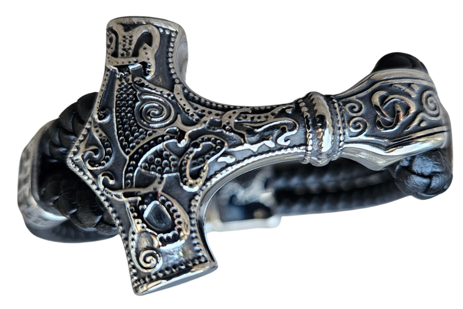 Norse style pattern on a Stainless Steel accents and a secure magnetic clip. Slightly oversized leather braided cord gives you nice fit. Now at our Smyrna, TN shop a short drive from Opry Mills Mall.
Approx. 8.5" L
