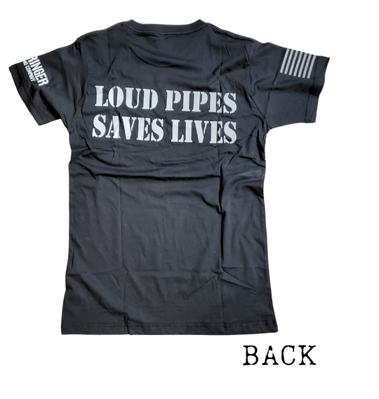 Make a statement with the REFLECTIVE design on our Loud Pipes Saves Lives short sleeve tee. Crafted from soft, lightweight cotton, it features bold "Loud Pipes Save Lives" graphics on the back, a smaller version on the chest, a USA flag on the right sleeve, and the Derringer logo on the left. Now stocked in our Smyrna, TN shop, just a short ride from Bumpus HD in Murfreesboro. Sizes M-3X.