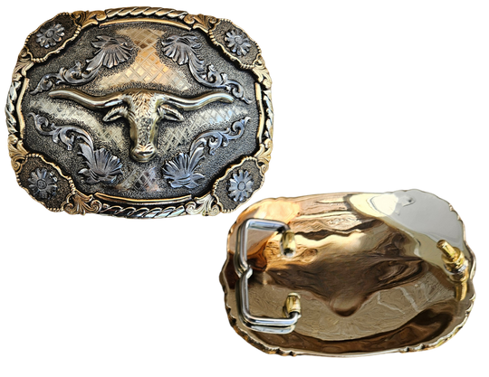 The Bessie Moo Belt Buckle has the ever classic Longhorn design accented with a multi Western scrolls, a hint of Rope on the edge with 4 Flower rosettes. A Classic Western belt buckle at it&