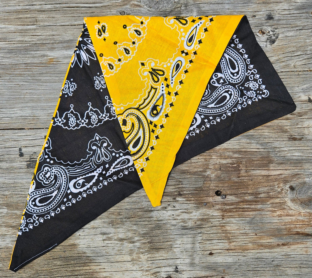 Color combination Bandanas. Great for your MC, Favorite Sport team or just to match a outfit! Made in a "TRIANGLE" with OPPOSITE sides of White or Black. Plus they&