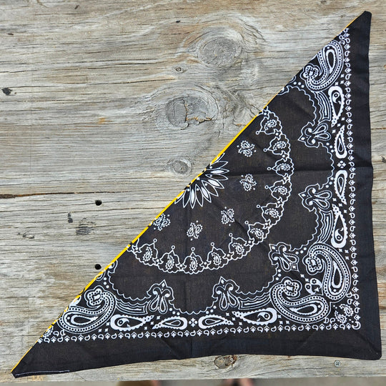 Color combination Bandanas. Great for your MC, Favorite Sport team or just to match a outfit! Made in a "TRIANGLE" with OPPOSITE sides of White or Black. Plus they&