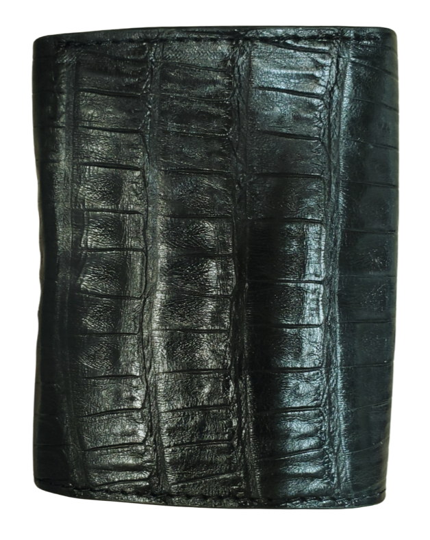 Made from authentic Black or Cigar colored Caiman leather, this bi-fold wallet blends classic western flair with bold luxury. The Stetson name guarantees top-notch craftsmanship and meticulous detail. It offers 6 card slots, 3 hidden pockets underneath, and a spacious cash compartment. Available now at our Smyrna, TN store, just a quick 30-minute drive from downtown Nashville. Proudly made in Mexico.
