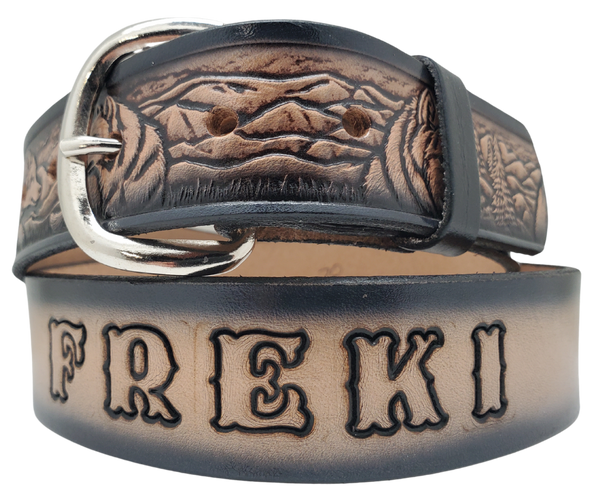 Howling Wolf Head Belt Buckle in Presentation Box UK