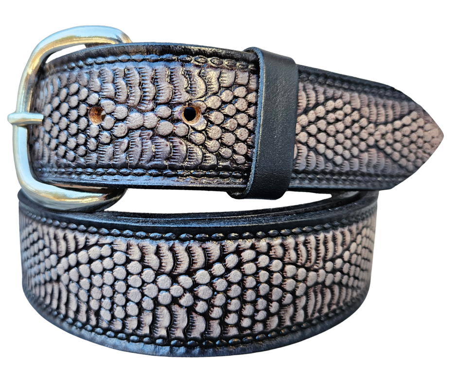 This all leather belt features a Diamondback Rattlesnake pattern in an antiqued finish with a 1 1/2" width. It is crafted from full grain veg-tanned cowhide, with smooth burnished painted edges and a nickel-plated buckle. The buckle can be easily interchanged as well. This product is in stock at our Smyrna, TN shop.