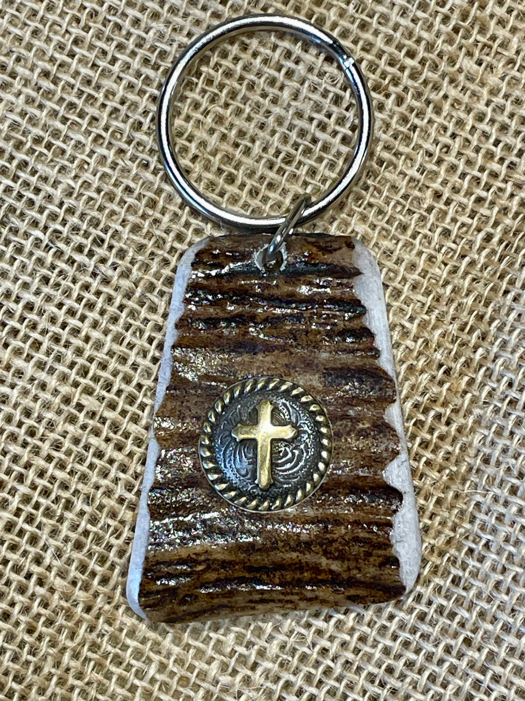 Handcrafted antler key chains featuring a variety of inlays. Made from naturally shed elk and deer antlers. Made in the U.S.A. Get yours at our Smyrna, TN shop not far from Franklin.