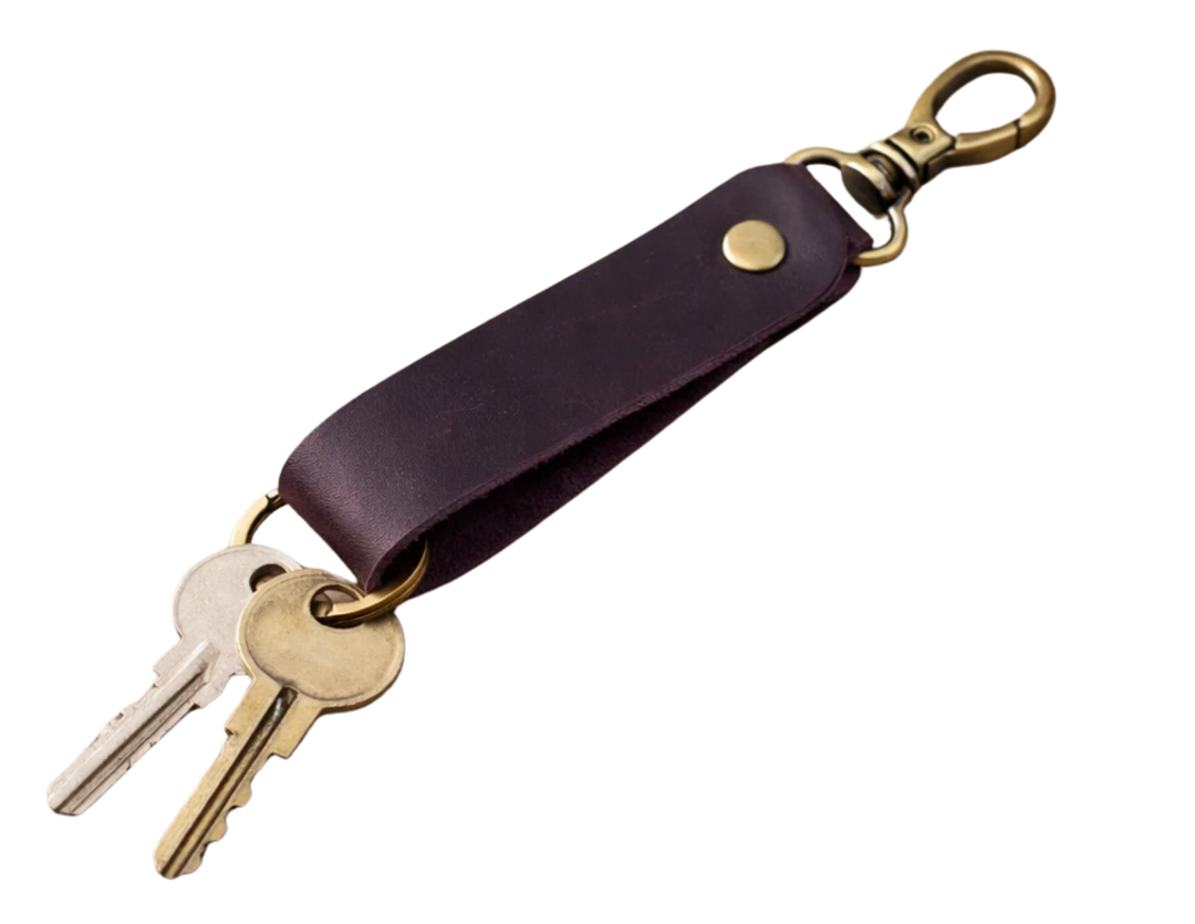 Keep your keys organized in style with the Loop genuine leather keychain. Made from high-quality Crazy Horse solid leather construction is reinforced with a secure metal button joint, ensuring strength you can rely on every day. Over time, the leather develops a beautiful patina, making each piece truly one of a kind. Now available at our Smyrna, TN shop not far from Franklin.

Dimensions: 6 × 0.85 inches
