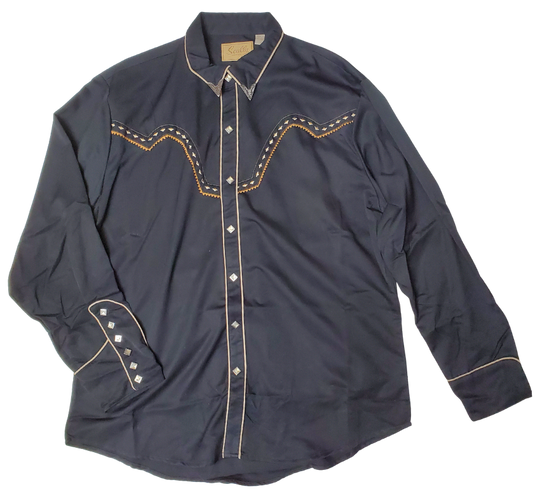 Front view - Western Shirts with Diamond Embroidery shirts never go out of style! Inspired by classic cowboy movies, these timeless designs are favorites of today’s country stars and rock icons alike. Pair them with your favorite ripped jeans for a casual vibe or dress them up with sharp jeans for a night out. Just arrived at our Smyrna, TN shop, just a stone’s throw from Music Row in downtown Nashville!