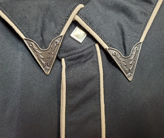 Close up of metal tips on collar - Western Shirts with Diamond Embroidery shirts never go out of style! Inspired by classic cowboy movies, these timeless designs are favorites of today’s country stars and rock icons alike. Pair them with your favorite ripped jeans for a casual vibe or dress them up with sharp jeans for a night out. Just arrived at our Smyrna, TN shop, just a stone’s throw from Music Row in downtown Nashville!