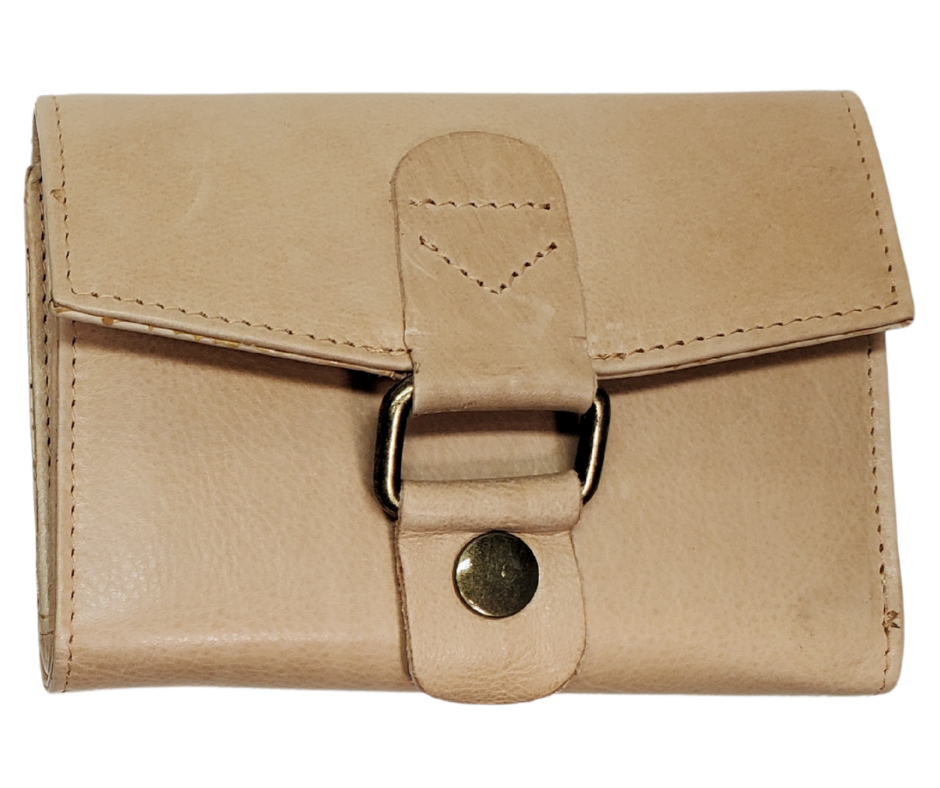 If you're looking for a wallet that fits your needs perfectly, the Olivia might be the one. It's the right size with 5 slots for cards, an I.D. pocket, and 2 additional slots. Plus, it even has a snap strap for added convenience. Perfect for smaller handbags and available in 5 colors. Visit our Smyrna, TN store for a test drive - just a short rideshare away from Franklin!