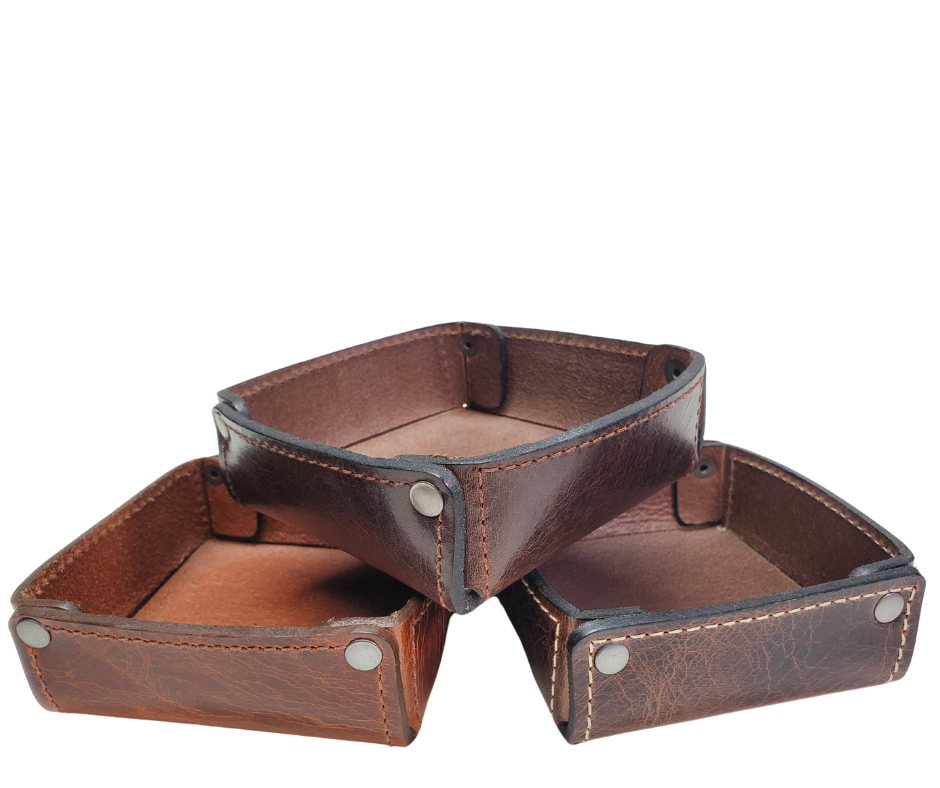 Full 1/8" thick Rectangle Leather Valet tray made in our Smyrna, TN shop. These are our most basic version that we are CLOSING OUT. Very limited stock available. There WILL be some variation from pics in colors. These were Samples and Store Displays. THESE DO NOT COLLASPE like our other valets.