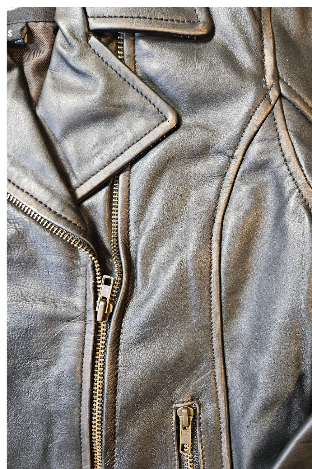 The Timeless MC style Rhiannon Jacket in Soft and supple Distressed Brown leather. Black lining. Antique brass hardware. 4 outside pockets, 2 inside conceal carry pockets, 4 waist straps for adjustments. Ride to Smyrna, TN outside of Nashville and gets yours. Sizes XS-5XL.