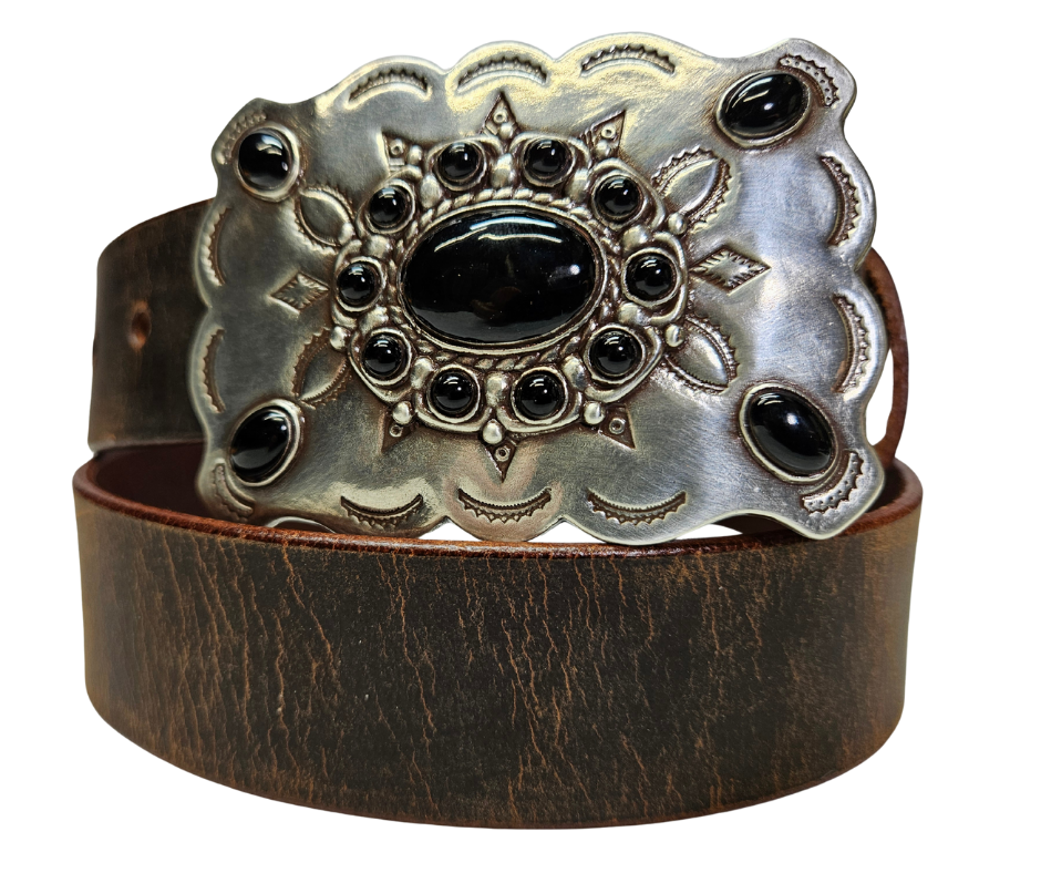 The Sedona Mesa Belt Buckle Set brings to minds eye the Mesa's of the Southwest. The desert landscapes and Timeless style. Antique silver color and ornate designs with Black stone accents. Choose a Black or Distressed solid leather belt. Not too big or small but just right for size. We stock them at our Smyrna, TN shop not far from Franklin.

Buckle Material: Zinc.
Buckle Size Approx: 3-1/4" x 2-1/8".
Fits 1-1/2"(38mm) wide belt strap.