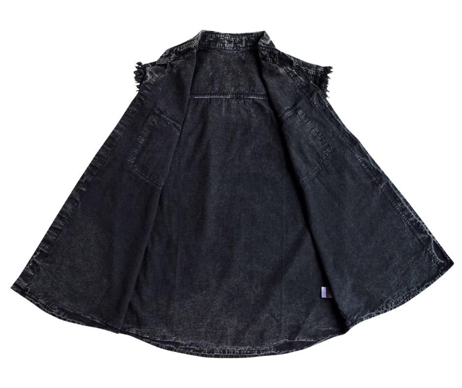Classic Stonewash Frayed Sleeveless Shirt. The perfect shirt for those warm summer rides. Now in stock at our Smyrna, TN not far from Bumpus HD in Murfreesboro.

100% Cotton
Stonewashed for worn look
Two Chest Pockets
Button down collar to keep it from slapping on face
Buttoned front