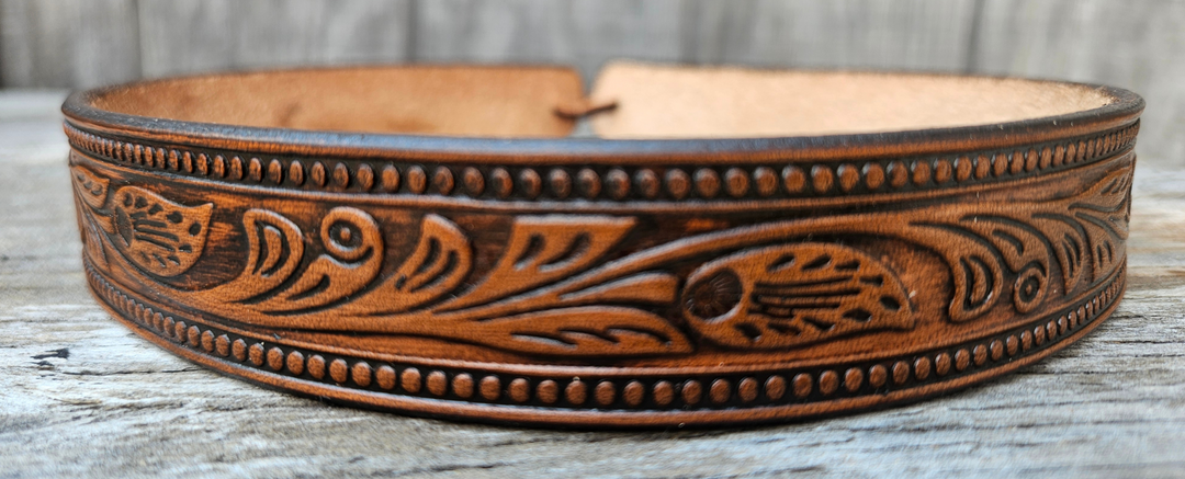 Our Sangre Western Styled Hatband is Hand Stained and 1" wide. It will up to up to size 7 1/2 hat. Fit&