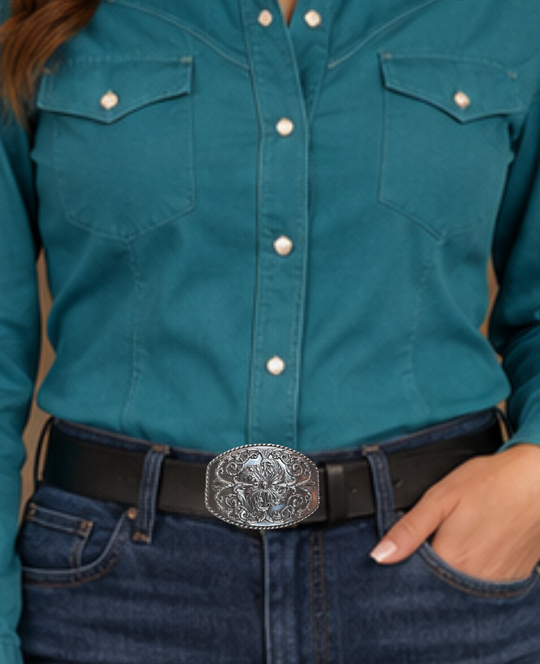 This stylish Antique Silver buckle features an Oval shape with a raised western scroll pattern. It is designed to fit 1 1/2" belts and measures approximately 2.5" x.3", Imported