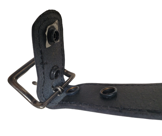 Great for the world Traveler! Hide your important Docs, Cash in the hidden Zippered underside pocket. This soft Buffalo Leather belt will feel good on those long trips. Antique Silver colored buckle that is snapped in for easy removal. Stocked just outside of Nashville in our Smyrna, TN shop. Please see the sizing instructions.