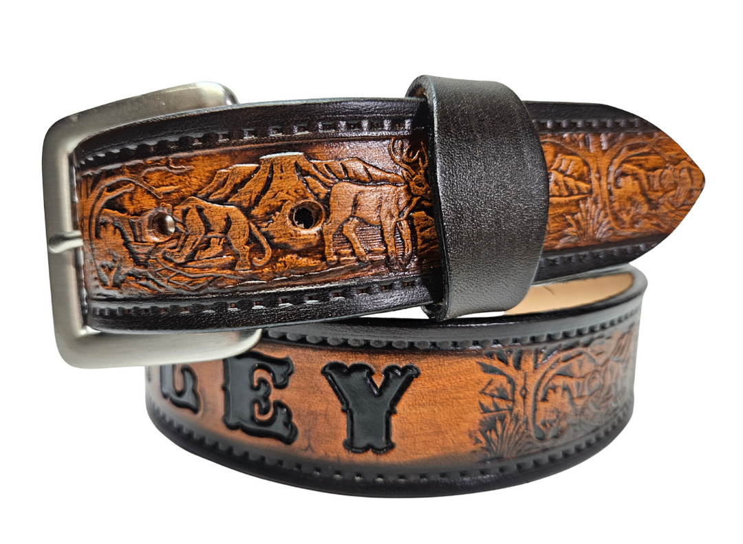 Wilderness leather belt in antique brown.