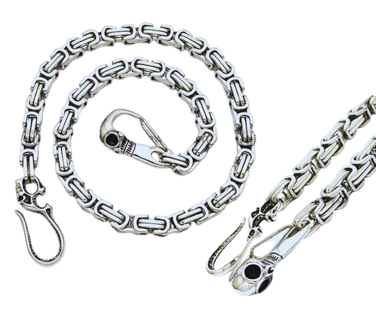 This Captain Hook Stainless Steel Wallet Chain with it's Skull Hook doesn't allow Posers on your watch. You live this every day so you need a Sturdy Stainless Steel Skull Hook and spring Skull holds up under the the stress you put on it daily. This won't chip or peel off, or look like cheap pot metal in a few weeks of what you put it through.&nbsp;&nbsp;Get it right here online or in our shop just outside Nashville in Smyrna, TN.  26" Length, Approx. 3/8" square dia.