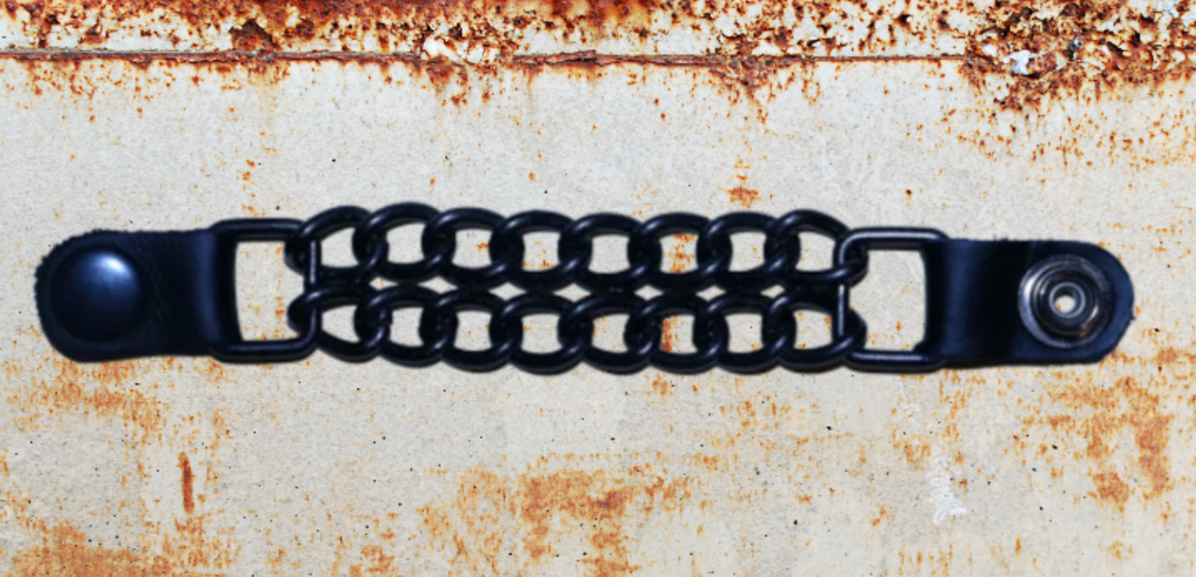 black vest chain