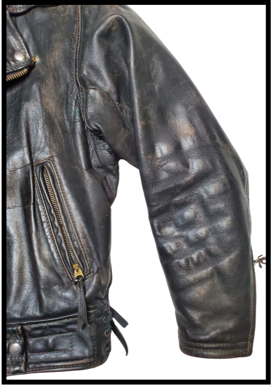 Side view. Ross Langlitz first opened up shop in 1947, he never dreamed that the Langlitz name would grow to reach across the ocean. Today, Langlitz Leathers is a fully functioning shop in Portland. Available in our Smyrna, TN shop not far wild downtown Nashville.