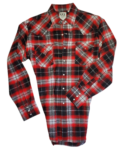 It doesn't get much anymore classic than a flannel shirt. This 100% cotton long sleeve flannel is complete with two front flap pockets, pearl snap details and yarn dyed flannel in the vintage plaid pattern. Great for hiking, working outdoors , riding horses or motorcycles. These never go out of style, always a in style! Available in our Smyrna, TN shop just outside Nashville. Imported